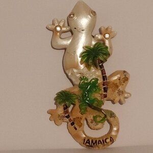 PRETTY Jamaica Fridge Magnet Gecko with Scarlet snakes Sparkle Eyes